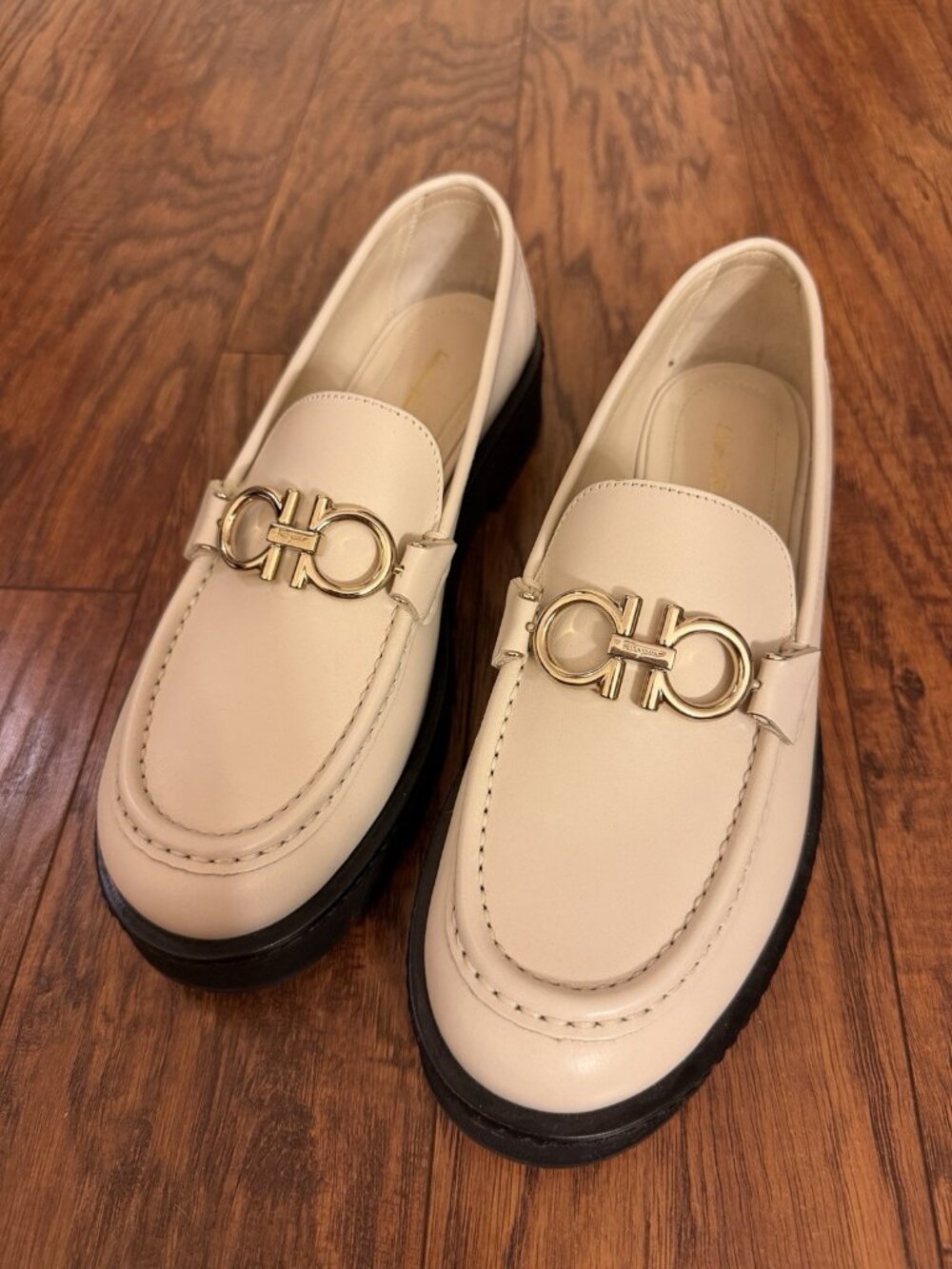 FERRAGAMO Rolo Lug Loafers Shoes - Off White Color (Bone) Leather Women Size 8C